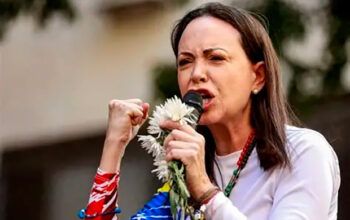 Corina pede ajuda de Trump para tirar Maduro do poder