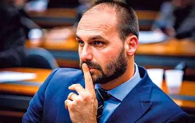 Defensoria Pública da União pede para não atuar na defesa de Eduardo Bolsonaro