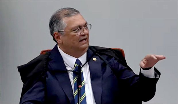 Dino rebate Fux após ministro invocar origem judaica para justificar voto pró-golpismo