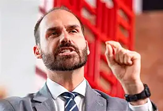 Eduardo ataca senador que viu imprudência em uma possível candidatura do deputado: “Imprudente foi te darmos a vaga do Senado"