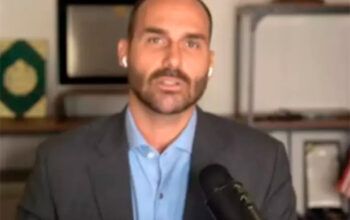 Eduardo Bolsonaro aciona a polícia após se sentir ameaçado no Texa