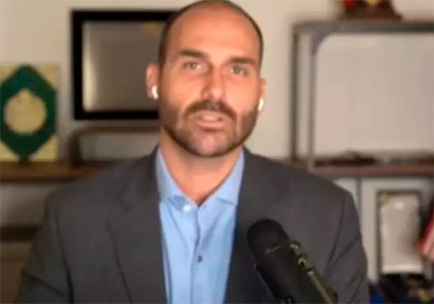 Eduardo Bolsonaro aciona a polícia após se sentir ameaçado no Texa
