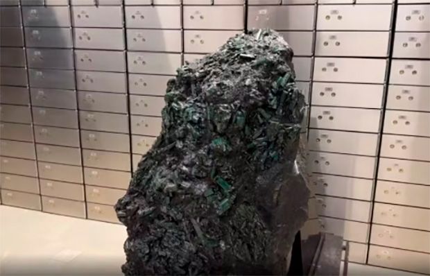 Esmeralda gigante de R$ 2 bilhões é guardada em bunker em SP