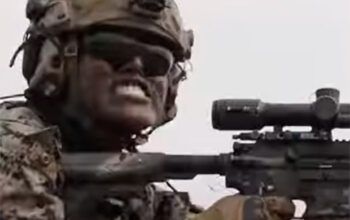 EUA exibem treino militar no Caribe e aumentam pressão sobre Maduro