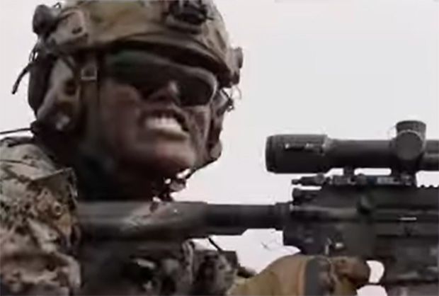 EUA exibem treino militar no Caribe e aumentam pressão sobre Maduro