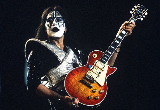 Ex-guitarrista do Kiss, Ace Frehley, morre aos 74 anos após sofrer uma hemorragia cerebral
