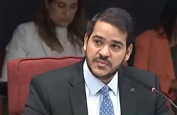 Favorito para STF, Messias faz post enigmático: “Blowin’ in the Wind”