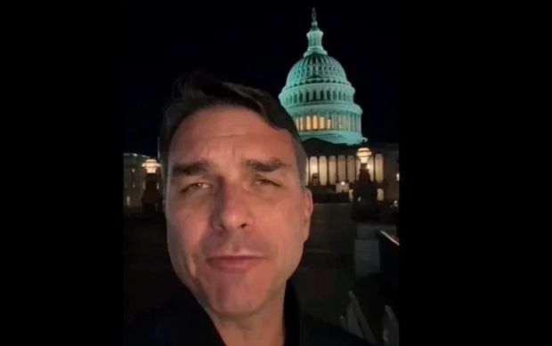 Flávio Bolsonaro delira e usa Trump para defender anistia a golpistas do 8/1
