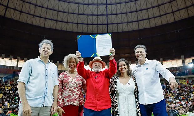 Governo anuncia investimento de R$ 108 milhões em cursinhos populares