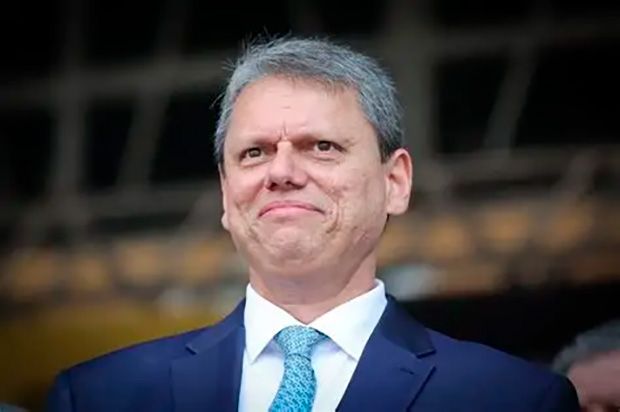 Justiça manda que gestão Tarcísio reconduza professores afastados por licença médica