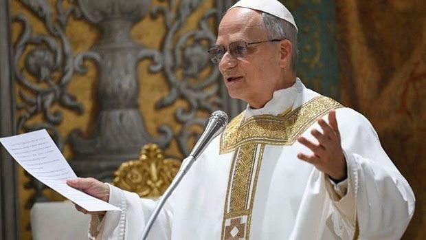 Leão XIV reafirma opção pelos pobres e critica “pastoral das elites” em sua primeira exortação apostólica