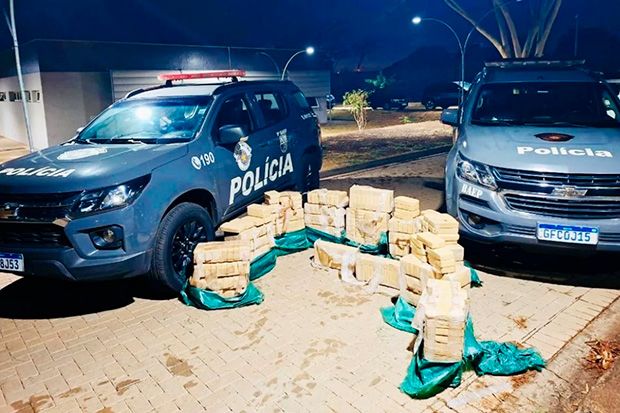 Meia tonelada de crack é apreendida em carga de gelo e peixe em SP