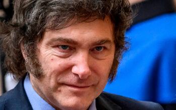 Milei atinge 55,7% desaprovação às vésperas da eleição legislativas na Argentina