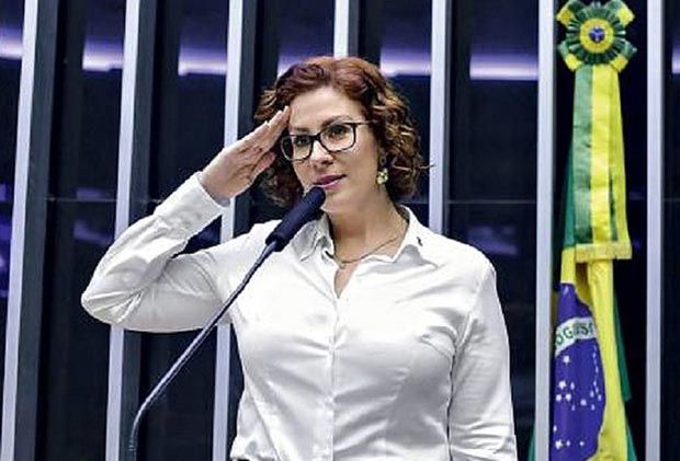 MP da Itália dá parecer favorável à extradição de Carla Zambelli, diz AGU