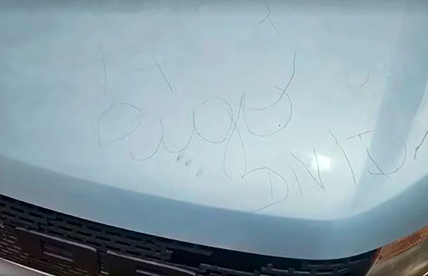 Mulher é encontrada morta com olho arrancado e bilhete: “Tá pago”