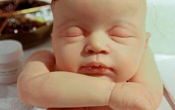 Mulher leva bebê reborn “com gripe” para UPA, que nega atendimento