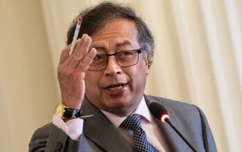 "Não faço negócios como você, sou socialista", diz Petro a Trump