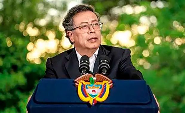 Petro diz que EUA invadiram águas colombianas e mataram pescador sem vínculos com narcotráfico