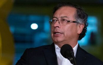 Petro reage às ameaças de Trump e convoca embaixador