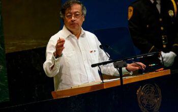 Petro suspende tratado comercial com os EUA: “Isso nos deixa livres”