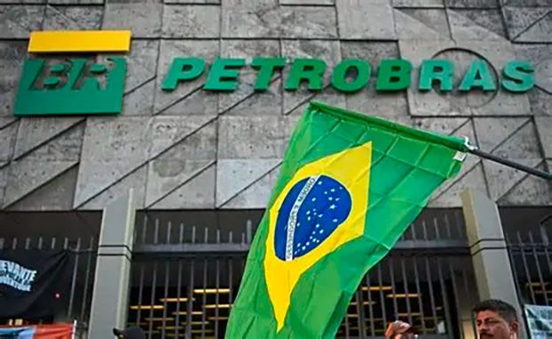 Petrobras corta preço da gasolina a partir desta terça