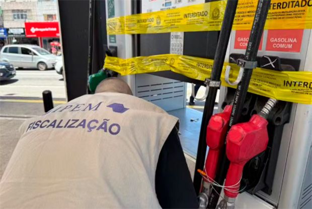 Postos de combustíveis são lacrados em SP por suspeita de elo com PCC