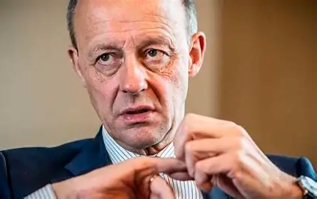 Premiê da Alemanha é acusado de racismo após fala sobre imigrantes