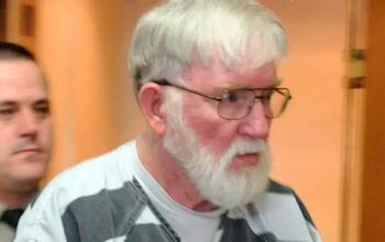 Homem espera 50 anos e mata colega por trote na época da escola