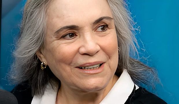 Regina Duarte começa a seguir Lula no Instagram