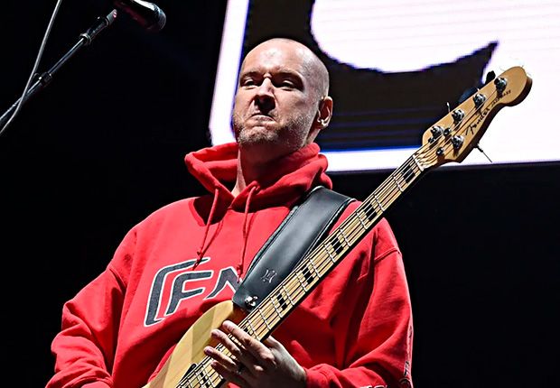 Sam Rivers, baixista e cofundador do Limp Bizkit, morre aos 48 anos