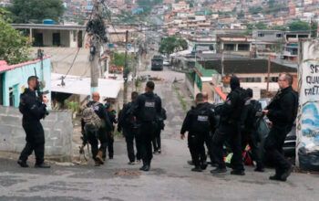 Sobe para 121 o número de mortos em megaoperação nos nos complexos do Alemão e da Penha, RJ