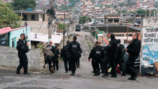 Sobe para 121 o número de mortos em megaoperação nos nos complexos do Alemão e da Penha, RJ