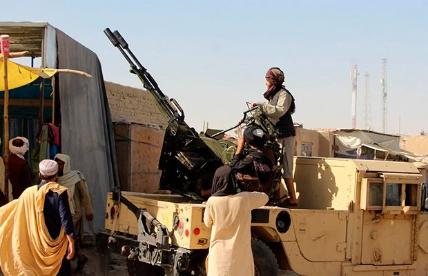 Talibã permite execução pública de homem que matou casal no Afeganistão