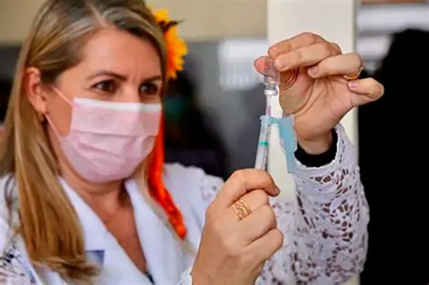 Vacina nacional contra covid deve chegar ao SUS no 1º semestre de 2026