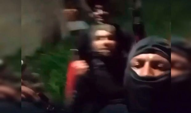 Vídeo - Faccionados do CV zombam da polícia: “Os cria tá na pista. Só AK-47”