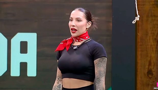 A Fazenda 17: Martina Sanzi é expulsa após briga generalizada em festa