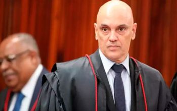 Após prisão, Moraes manda suspender direitos políticos de Bolsonaro