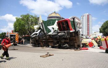 Morre uma das vítimas da queda da árvore de Natal no Largo de São Sebastião, em Manus