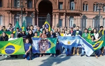 Bolsonaristas “exilados” preparam protesto contra Moraes na Argentina