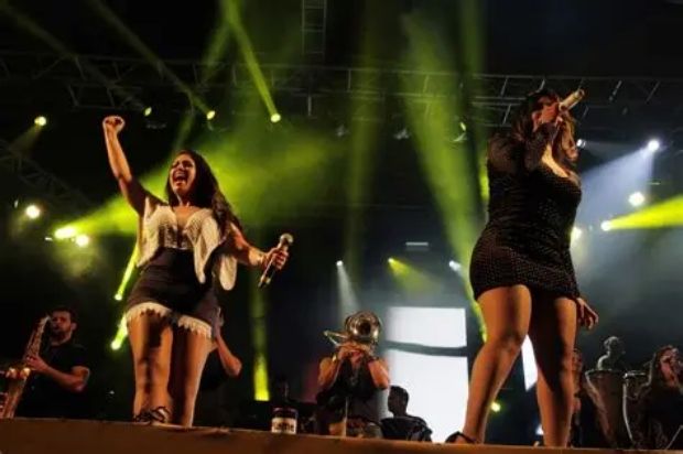 Calcinha Preta tem briga e climão entre vocalistas nos bastidores do grupo