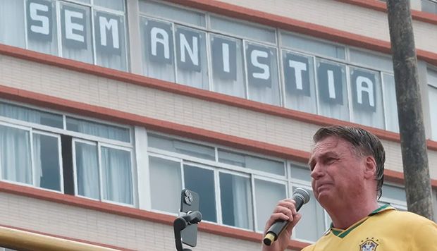 Centrão admite desgaste e abandona ofensiva por anistia após confissão de Bolsonaro