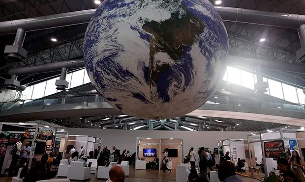 Cientistas criticam ausência de combustíveis fósseis em texto da COP30