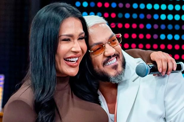 Com Rayane em A Fazenda, Belo e Gracyanne trocam declarações de amor