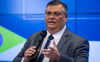 Com voto de Dino, STF tem 2 a 0 para manter execução da pena de Bolsonaro e condenados