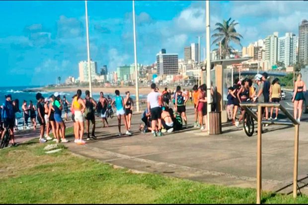 Corredora morre após sofrer parada cardíaca em treino na orla de Salvador