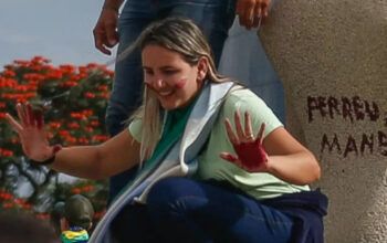 “Débora do Batom” deixa prisão domiciliar sem autorização e alega que passou mal