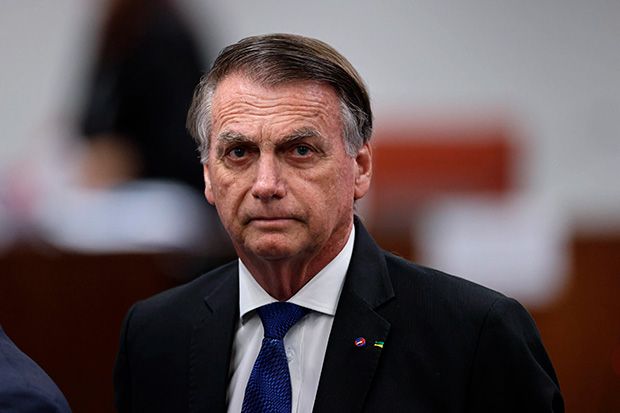 Defesa de Bolsonaro pede pena em prisão domiciliar: “Saúde debilitada”