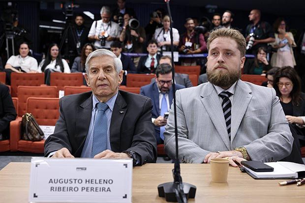 Defesa de Heleno agora diz que Alzheimer começou em 2025 e contesta laudo do Exército