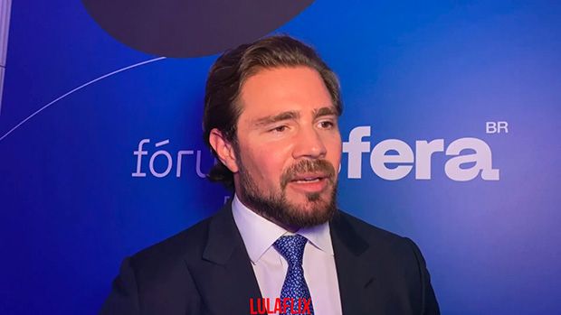 Defesa  dono do Banco Master nega tentativa de fuga e pede revogação de prisão