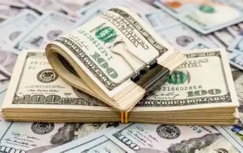 Dólar cai e Ibovespa atinge 150 mil pontos pela 1ª vez com balanços e Copom